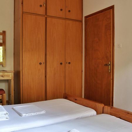 2 Space - Selfcatering Apartment Helen No 7 시로피가도 외부 사진