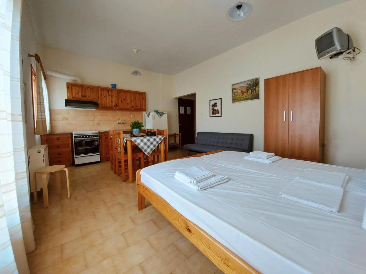 2 Space - Selfcatering Apartment Helen No 7 시로피가도 외부 사진