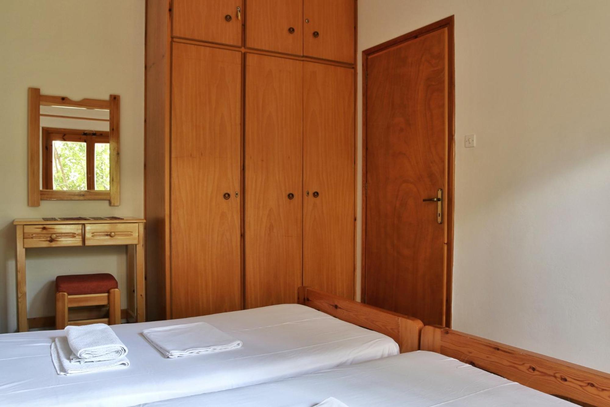 2 Space - Selfcatering Apartment Helen No 7 시로피가도 외부 사진