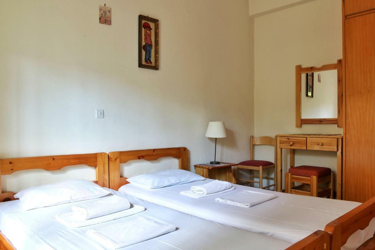 2 Space - Selfcatering Apartment Helen No 7 시로피가도 외부 사진
